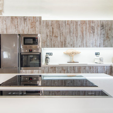 MODERN KITCHEN
