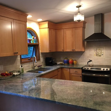 Medallion Lancaster Maple Cashew