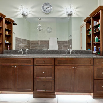 Beautiful Bathroom in Park Ridge
