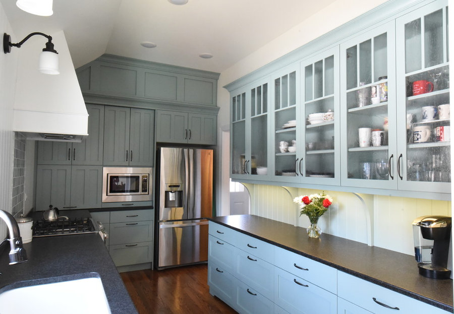 Naperville Stratton Blue Cherry Tree Cabinetry