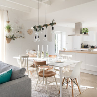 モンペリエの北欧風 LDKの画像 (白い壁、暖炉なし、ベージュの床)