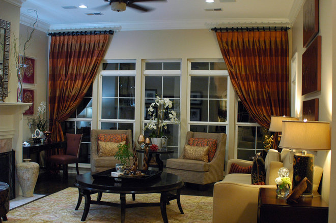 Traditional Living Room by Valerie Davis