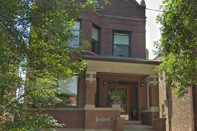 Medium sized modern terraced house in Chicago with three floors.