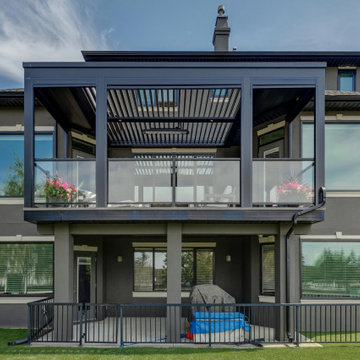 Adjustable Pergola with Pan Roofs Feat. Phantom Motorized Screens