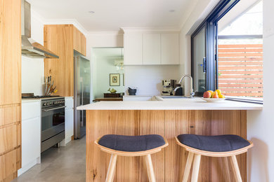 Design ideas for a contemporary kitchen in Canberra - Queanbeyan.