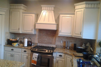 Example of a classic kitchen design in Sacramento