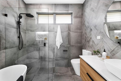 This is an example of a bathroom in Sydney.