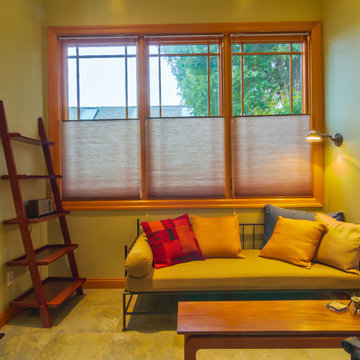Susan's Cottage: Studio with Upstairs Loft