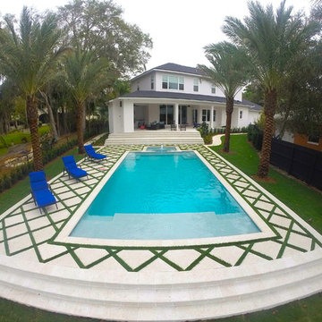 Winter Park Synthetic lawn in between Stepping Stones