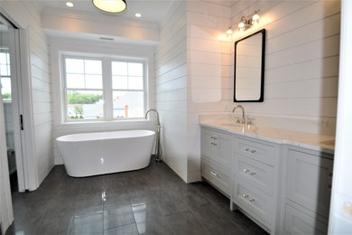 Inspiration for a transitional bathroom remodel in New York