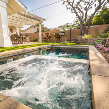 Pool w/ Flush Hot Tub