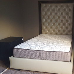 Queen size bed with bed frame - Headboards