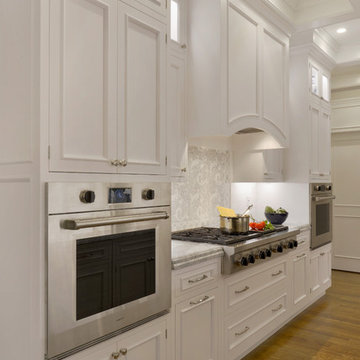 Expansive Traditional Kitchen