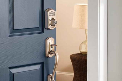 Example of a trendy entryway design