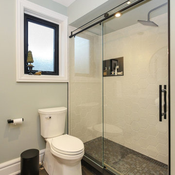 Casement Window in Gorgeous Bathroom - Renewal by Andersen Greater Toronto, Otta