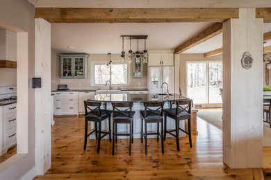 Example of a transitional kitchen design in Toronto