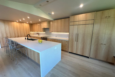 Example of an asian kitchen design in Los Angeles