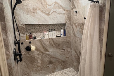 Example of a bathroom design in Houston