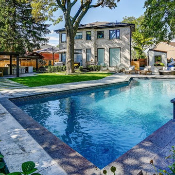 Backyard Entertaining Around a Big Tree