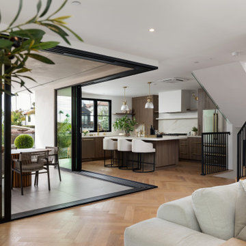 Indoor-Outdoor Dining Connection