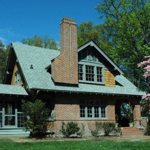 Moms Exterior