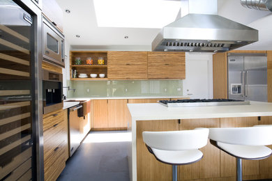 Example of a trendy kitchen design in Orange County