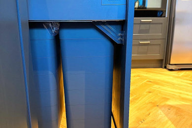 This is an example of a contemporary kitchen in London.