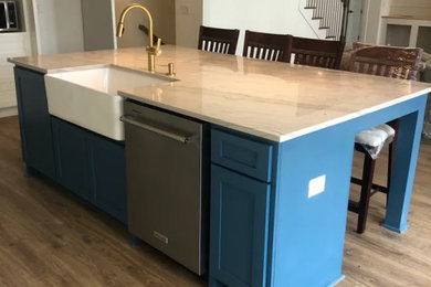 Example of a kitchen design in Atlanta