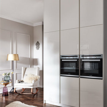 AV2030 - High gloss door