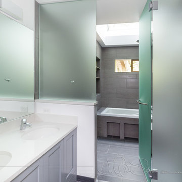 Separate tub and storage shelves