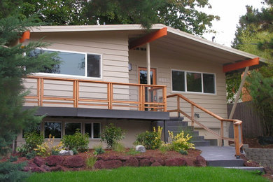 Inspiration for a 1960s exterior home remodel in Portland