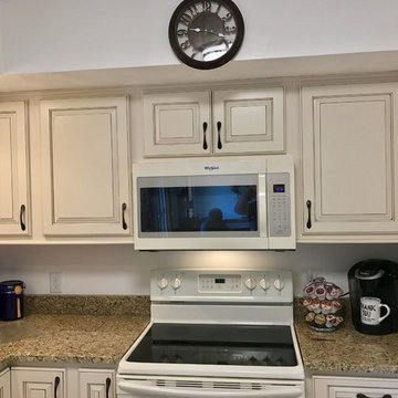 Geneseo Remodel Koch Cabinets Painted Pearl Umber Glaze Venetian Gold Granite