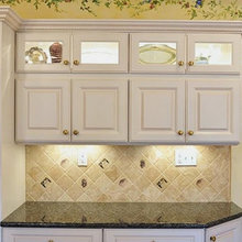 Black granit white cabinets