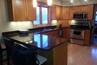 Kitchen - traditional kitchen idea in Minneapolis