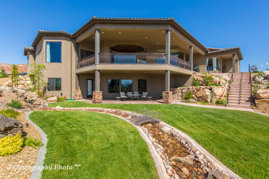 Transitional exterior home idea in Salt Lake City