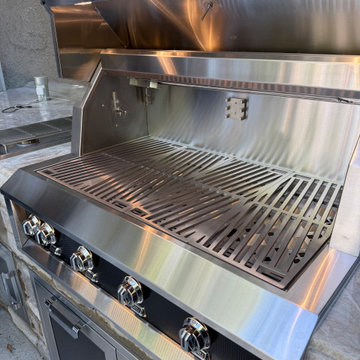 Grill Close-Up with Heavy-Duty Grates