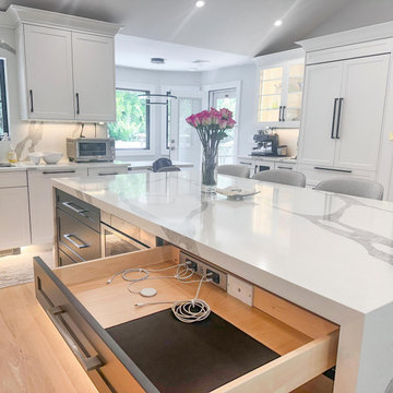 Michael’s Clean-Line Kitchen with Hidden Charging Drawer