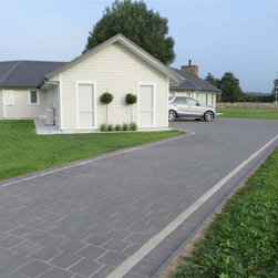 Premier Driveway Paver Courtyard in Iron Sand - Products