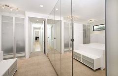 What Are The Options For Handles On Mirrored Closet Doors