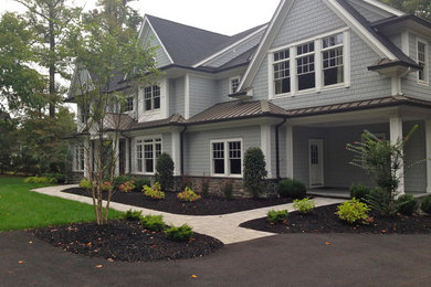 Inspiration for a large landscaping in New York.