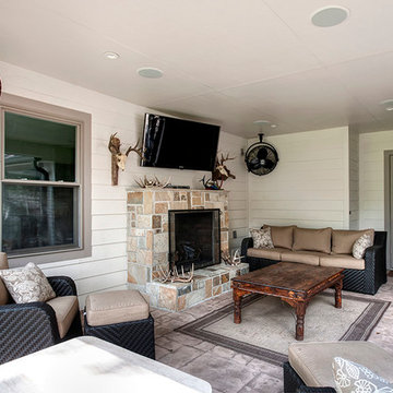 Whispering Oaks Residence