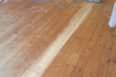 straight lay pine floorboards
