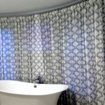 Curved Bath Wall
