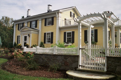 Inspiration for a landscaping in Cleveland.