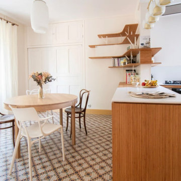 Vue d'ensemble salle à manger et cuisine