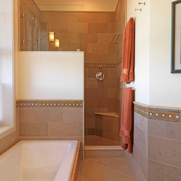 Margaret & Chas' Master Bathroom
