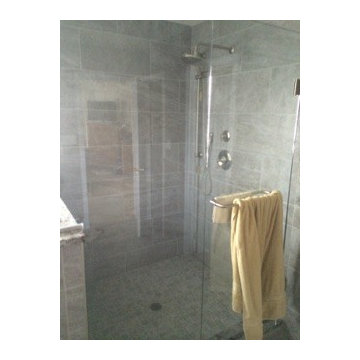 Showers/Bathrooms