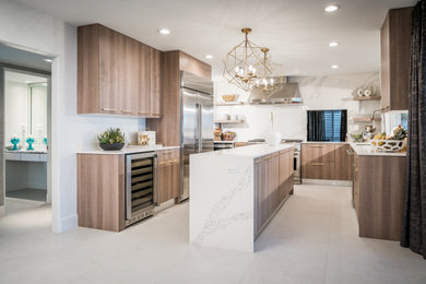 Design ideas for a midcentury kitchen in Orlando.