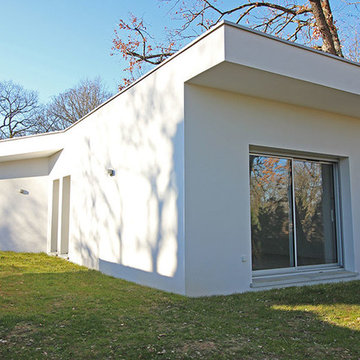 Maison contemporaine dans la forêt