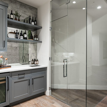 BAR / WINE CELLAR